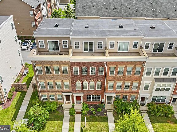 3rd image of 12813 Brickyard Blvd