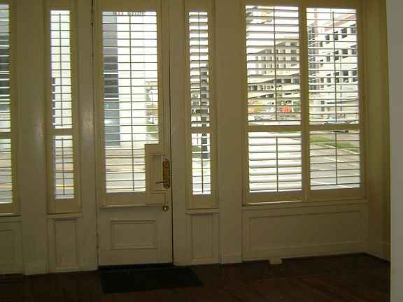 5th image of 1321 1/2 E Main St APT 112