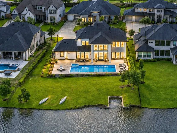 11007 Laguna Mesa Dr, Cypress, TX 77433