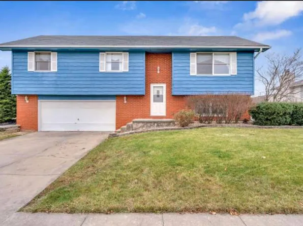 7568 Wright St, Merrillville, IN 46410
