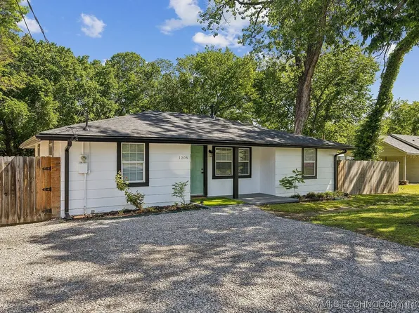 1206 W Haskell St, Claremore, OK 74017