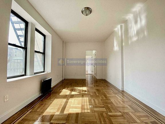 3rd image of 121 Bennett Ave #121/2