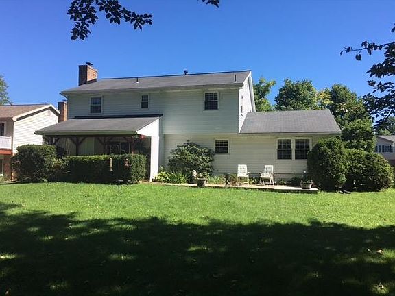 2nd image of 606 S Shenandoah Dr
