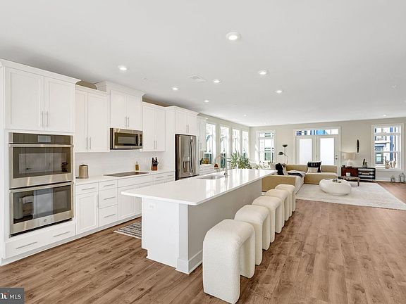 5th image of 1694 Bandit Loop Unit 17B