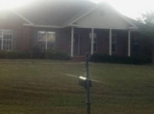 97 Sundown Dr, Deatsville, AL 36022