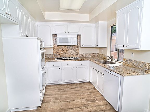 3rd image of 9049 Petit Ave