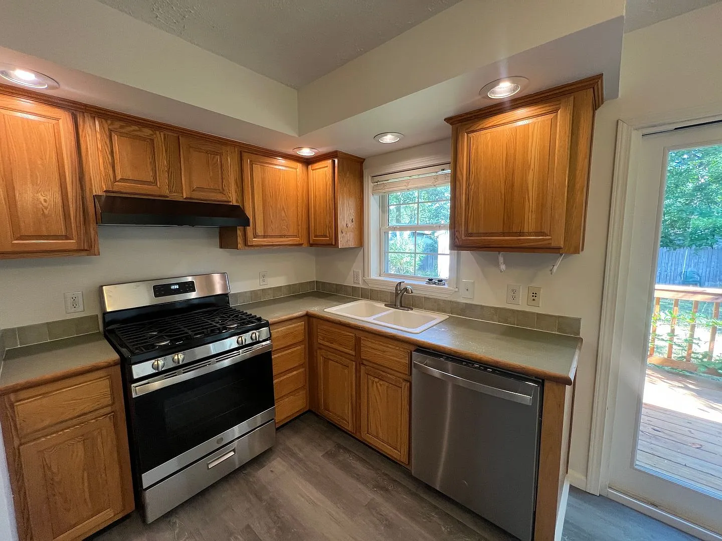 Remodeled 2 Bedroom Home In Heart Of Traverse City — Photo 1