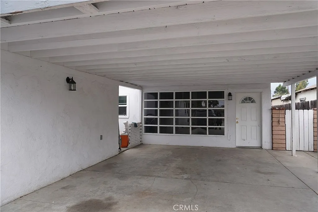 2 bed, 650 sqft, $2,375 — Photo 2