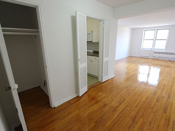 3rd image of 14477 41st Ave APT 213