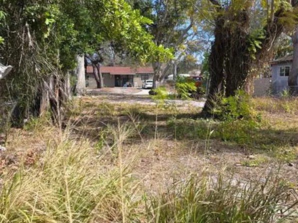 1525 41st St S #100, Saint Petersburg, FL 33711