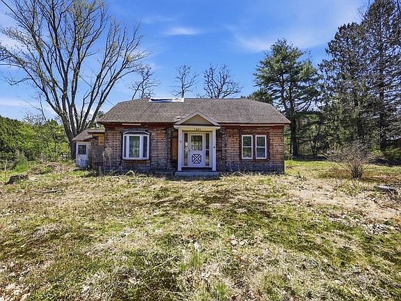 2nd image of 1024 Westhampton Rd