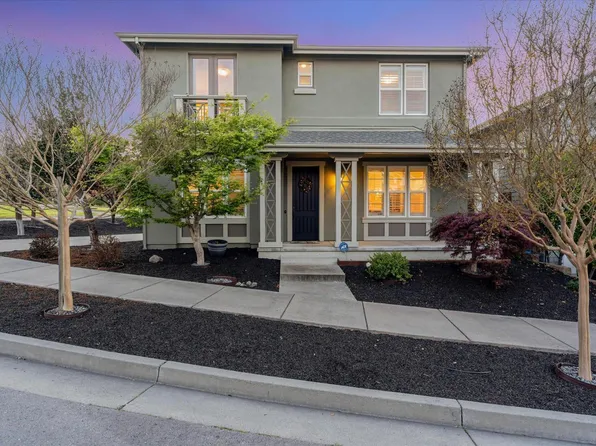 203 Lena Lane, Petaluma, CA 94952