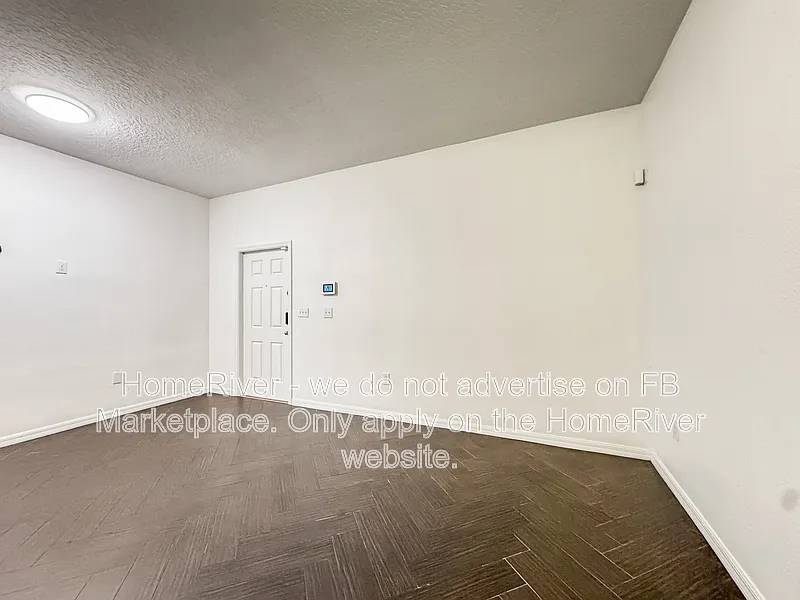 3 bed, 3.0 bath, 1667 sqft, $2,149 — Photo 3