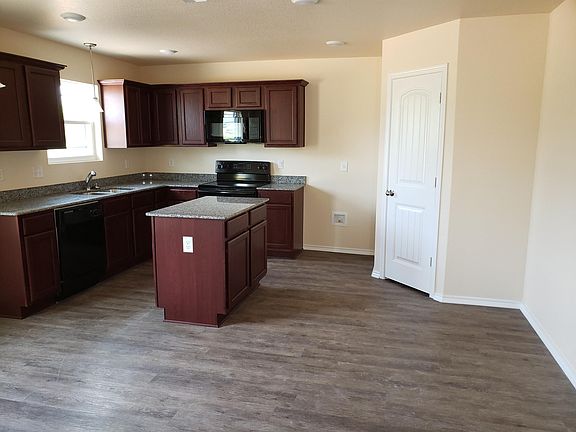 5th image of 704 Liberty Valley Dr