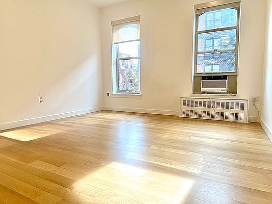 3rd image of 215 W 10th St APT 2C