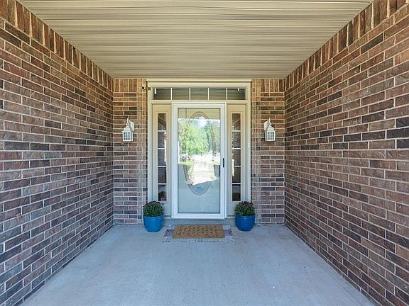 3rd image of 1603 Windmill Ridge Dr
