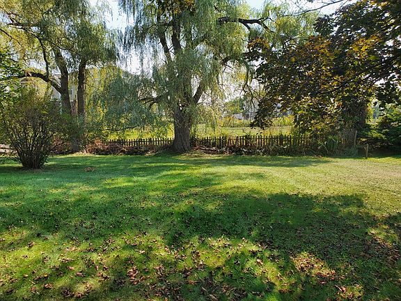 5th image of 104 Hilton Dr