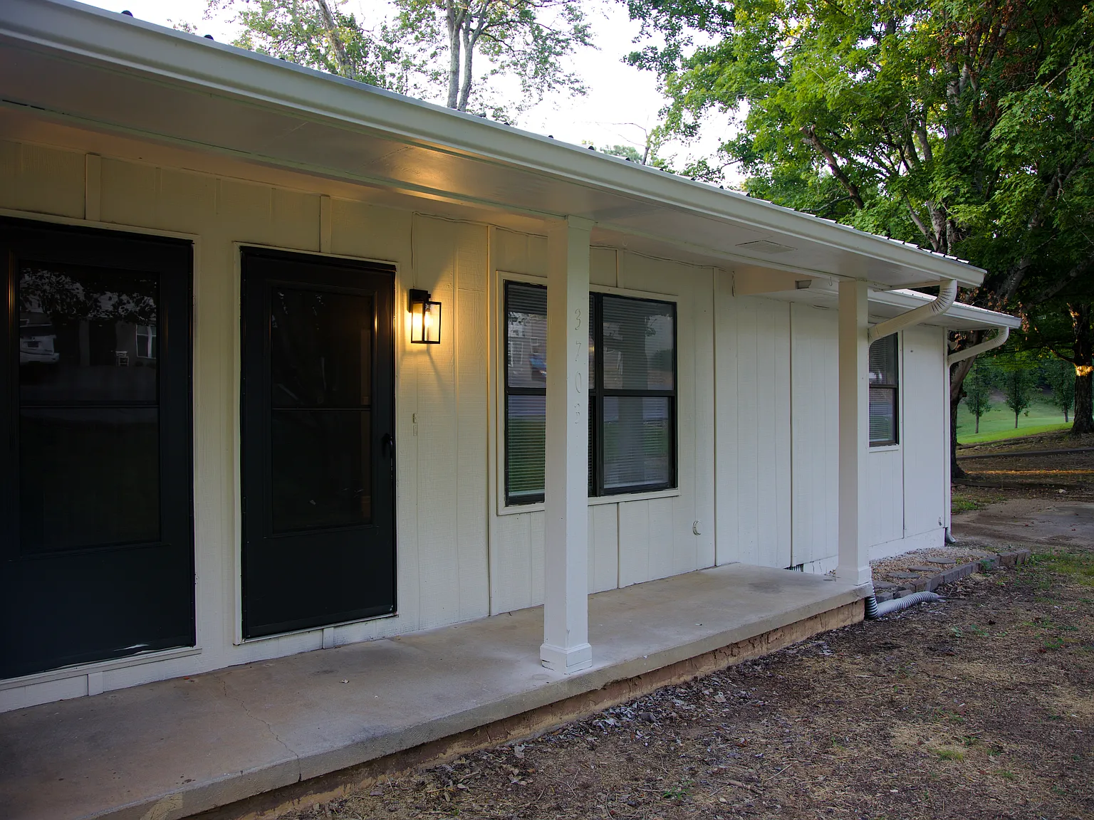 2 bed, 800 sqft, $1,200 — Photo 2