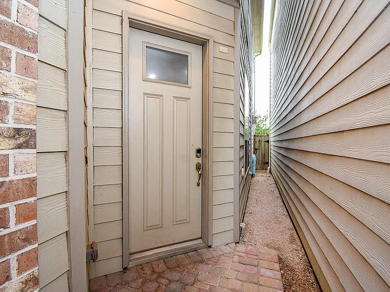 8413 Water Oak Pass Dr — Photo 2