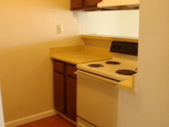 2nd image of 2127 Audubon Ave APT 94