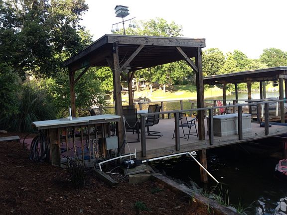 Entertainment Area @ water
