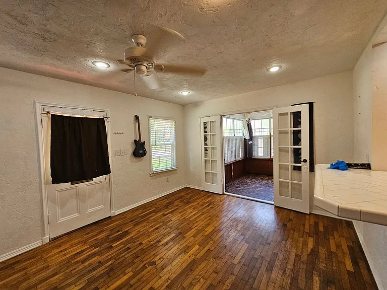 1822 NW 6th Ave — Photo 4
