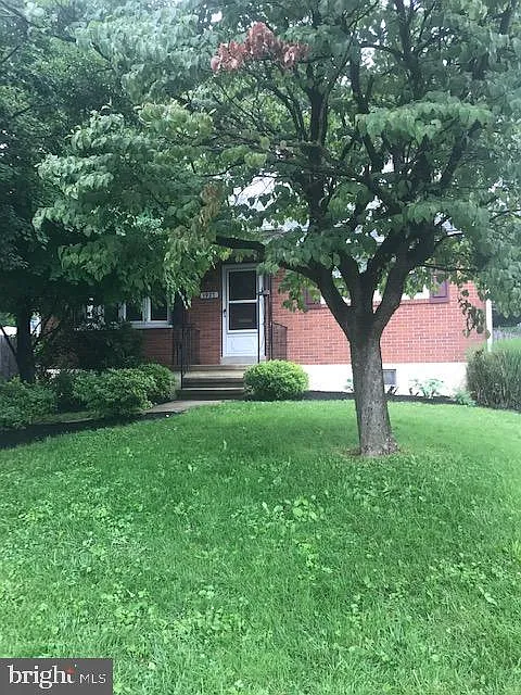 1927 Reading Ave photo 1