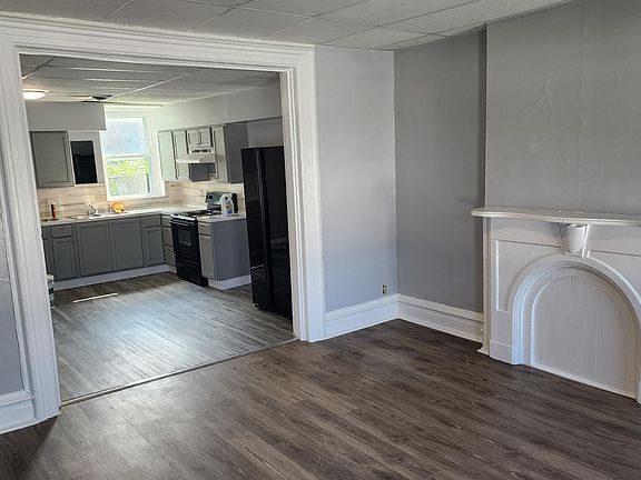 4th image of 3 Essex St #5
