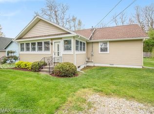 359 Granda Vista Dr, Milford, MI 48380