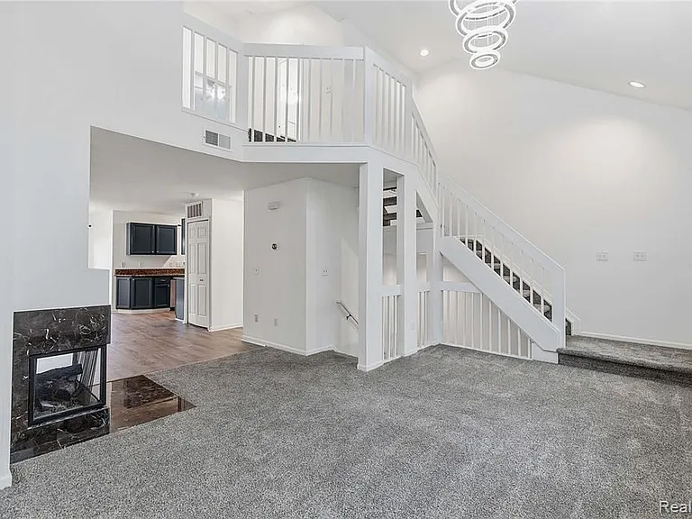 1548 Maryland Club Dr — Photo 3