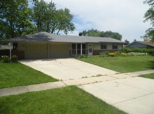 420 Westview St, Hoffman Estates, IL 60169