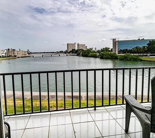 2 bed, 1275 sqft, $3,200 — Photo 2