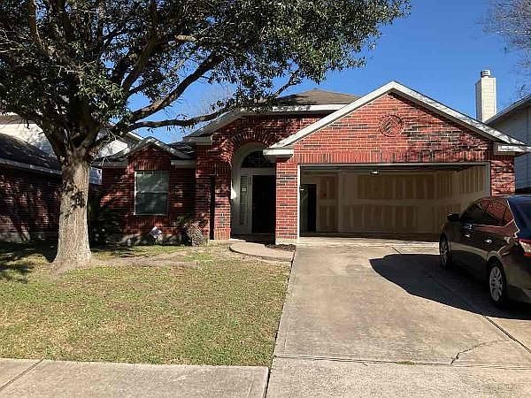 1st image of 559 Brushy Glen Dr