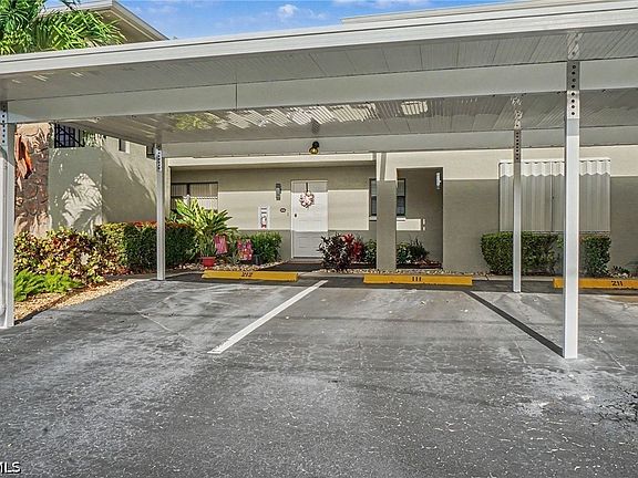 2nd image of 4622 SW Santa Barbara Pl APT 111