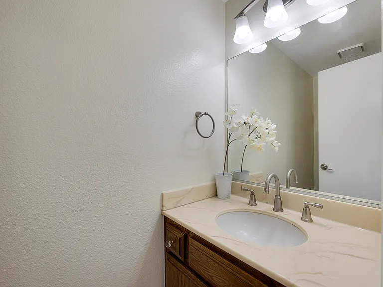 319 Molokai Dr — Photo 17