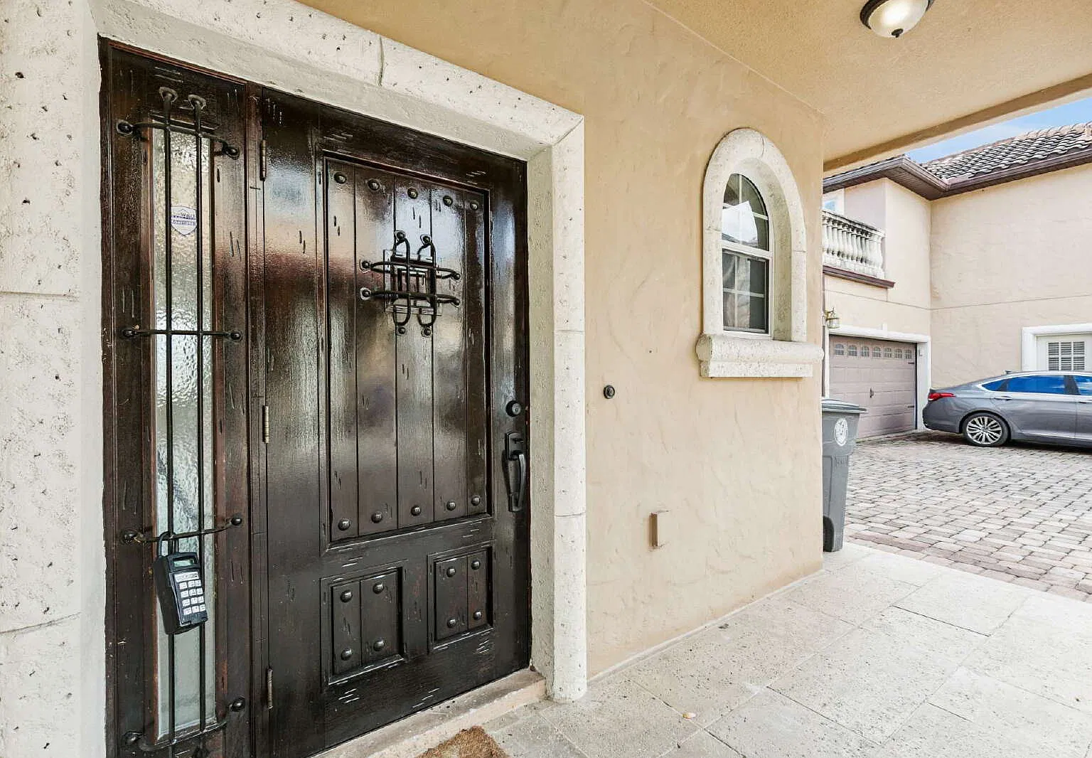 3 bed, 2.5 bath, 1753 sqft, $3,600 — Photo 2