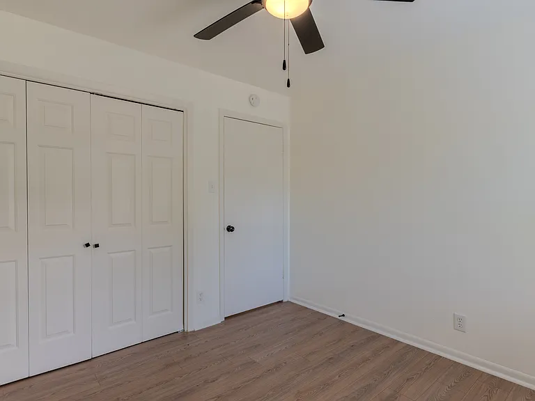 1402 Missouri Ave — Photo 7