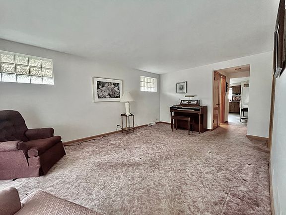 2nd image of 2840 W 99th Pl