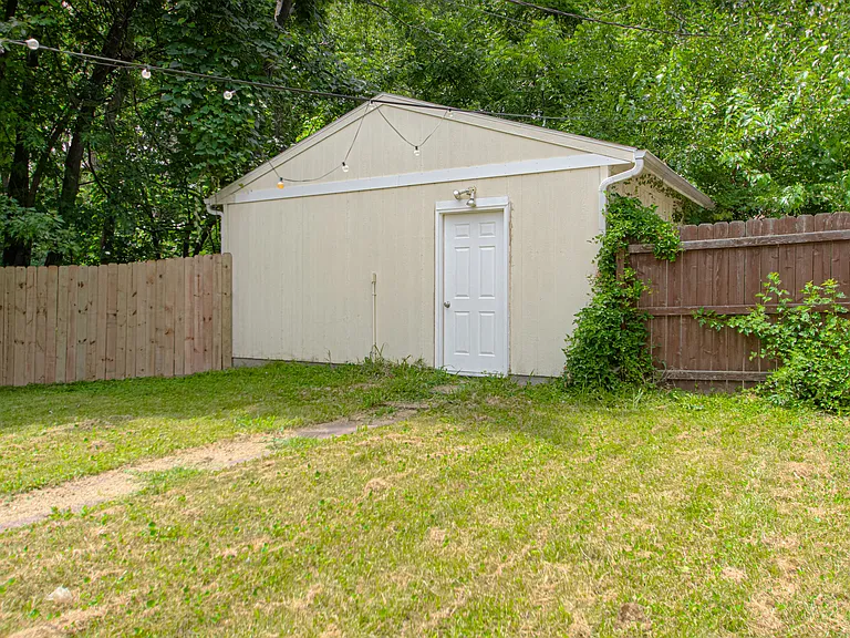 7800 Jefferson St — Photo 27