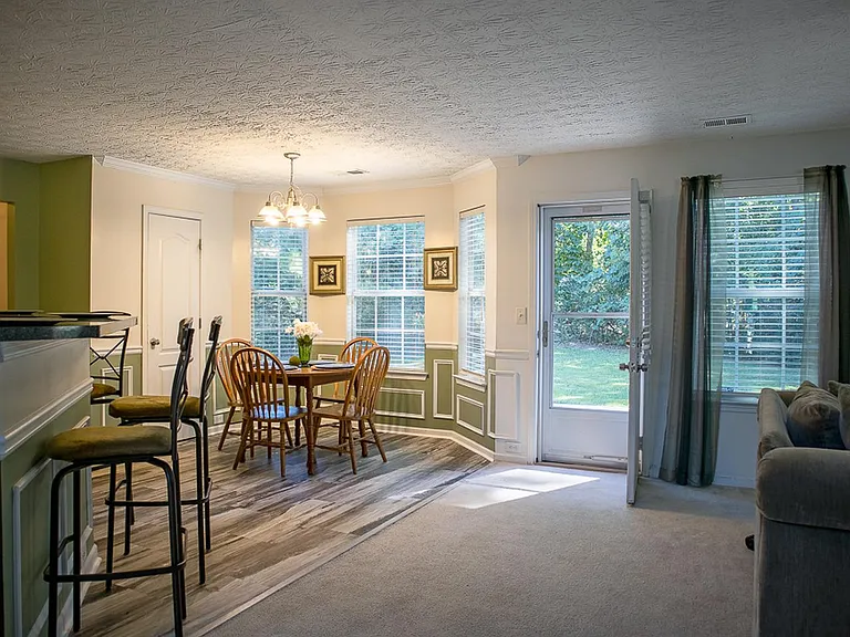 620 Blueangel Dr — Photo 2