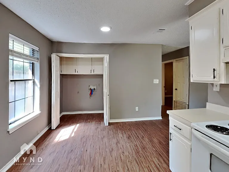 416 Carroll Ave — Photo 6