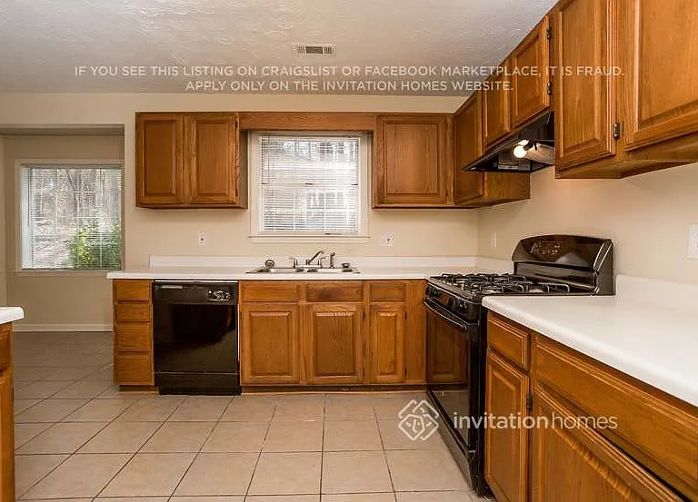 845 Rambling Rose Ct NW — Photo 5