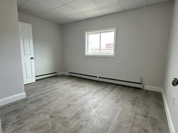 1870 Purchase St, New Bedford, MA