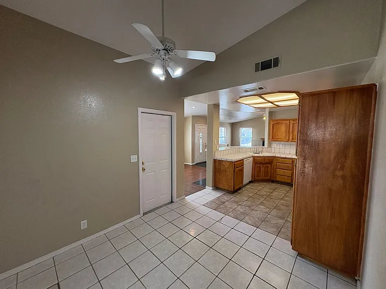 391 Trinity Ct — Photo 28