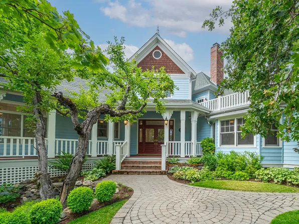 124 Manzanita St, Ashland, OR 97520