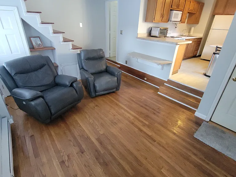 24 Pearl St #3 — Photo 1