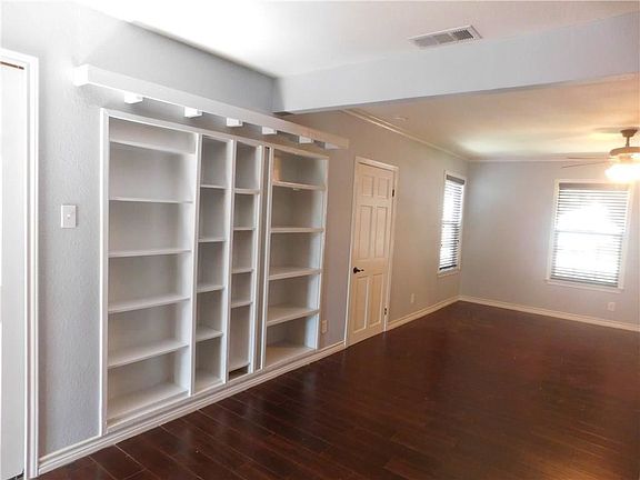 4th image of 2724 Townsend Dr