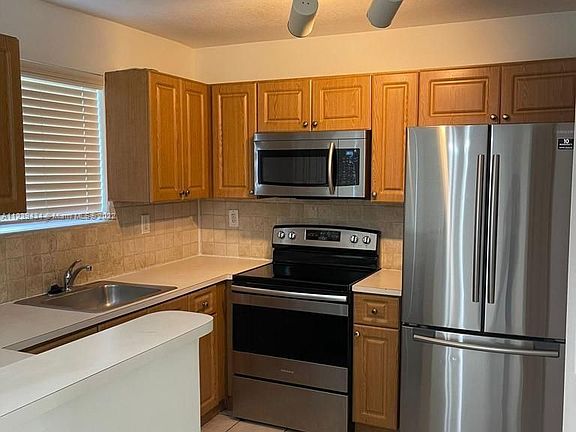 4th image of 2650 SE 12th Pl Unit 206