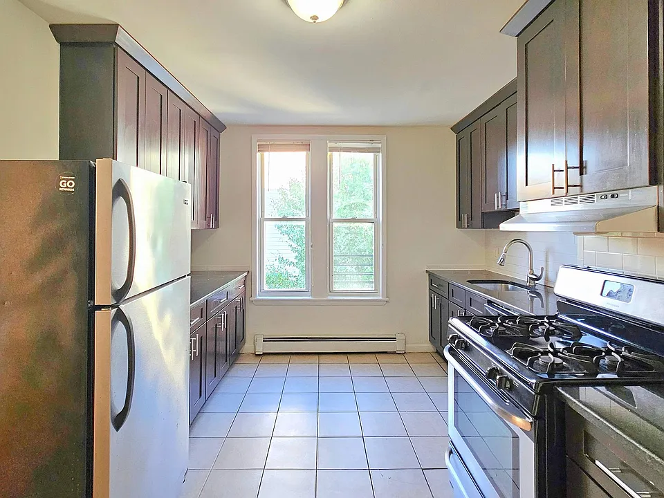 17 Pierce Ave #2