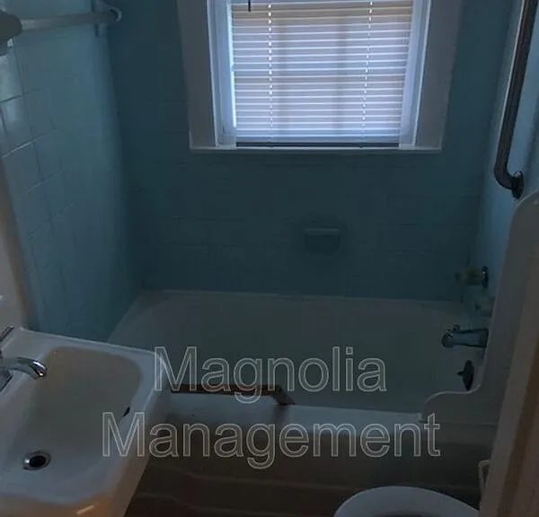 1811 Colonial Ave — Photo 4